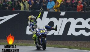 Valentino Rossi, legenda MotoGP yang tadinya hobi bolos sampai tidak tamat SMA menarik buat diulas. Gimana dapat semacam itu?