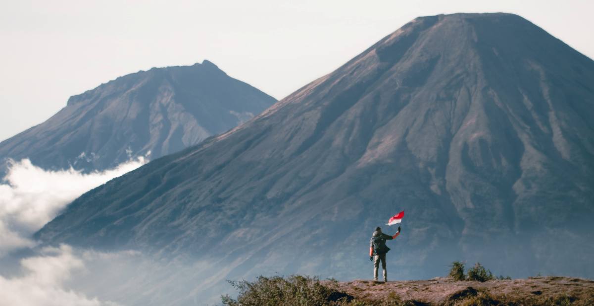 3 Gunung Tertinggi Di Indonesia Beserta Wisata Alam nya